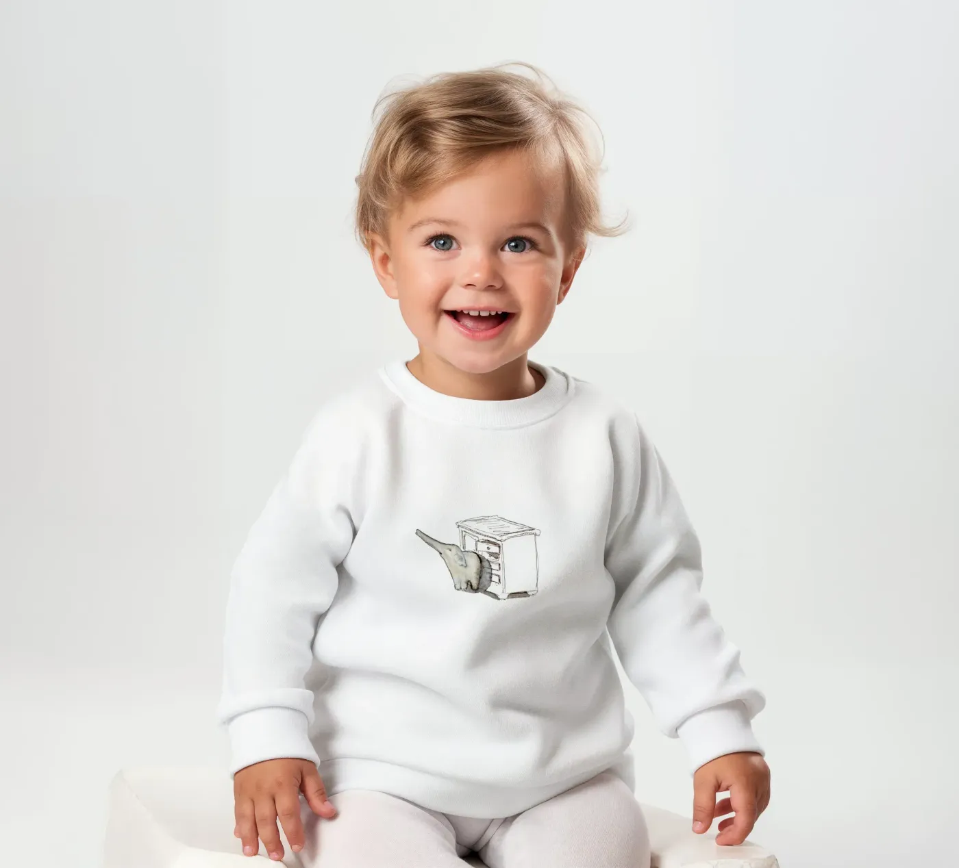 kleiner Elefant vorm Schrank Baby Sweatshirt von dieseinen