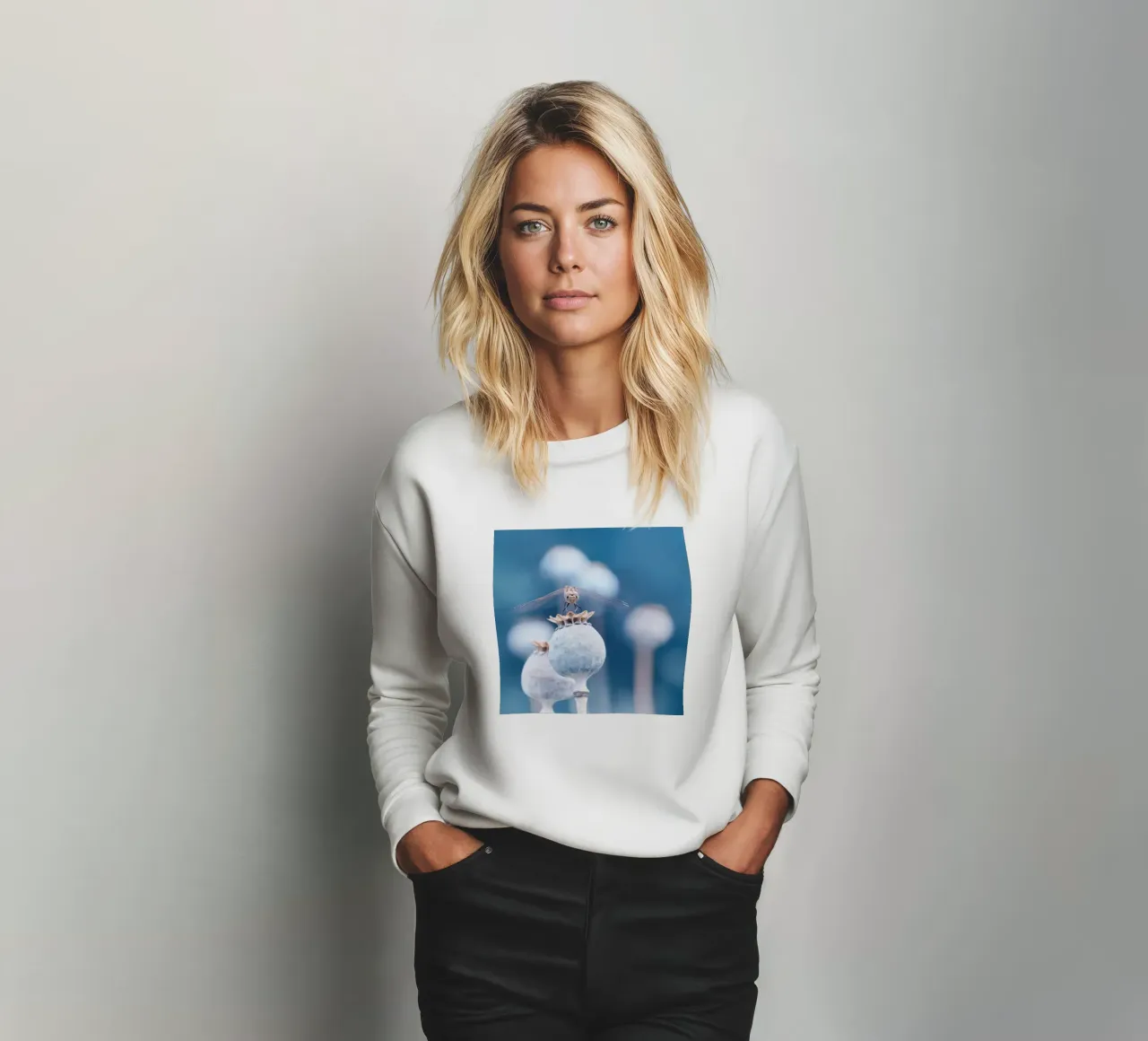 Dragonfly sweatshirt by Atteloi