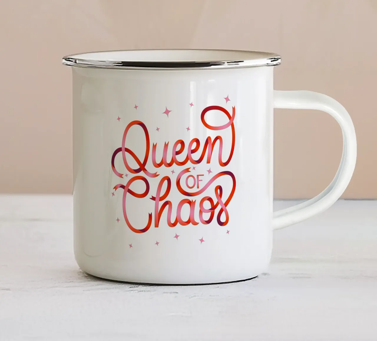 Regina del Caos tazza in smalto da CalliLetters
