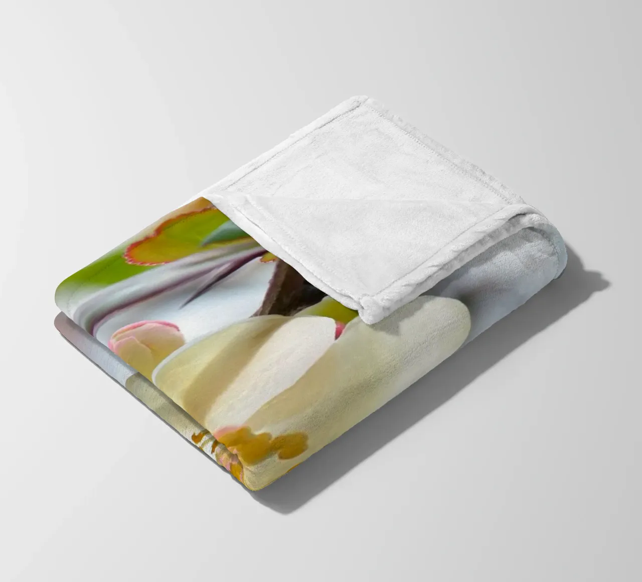 Spring fleece blanket by Atteloi