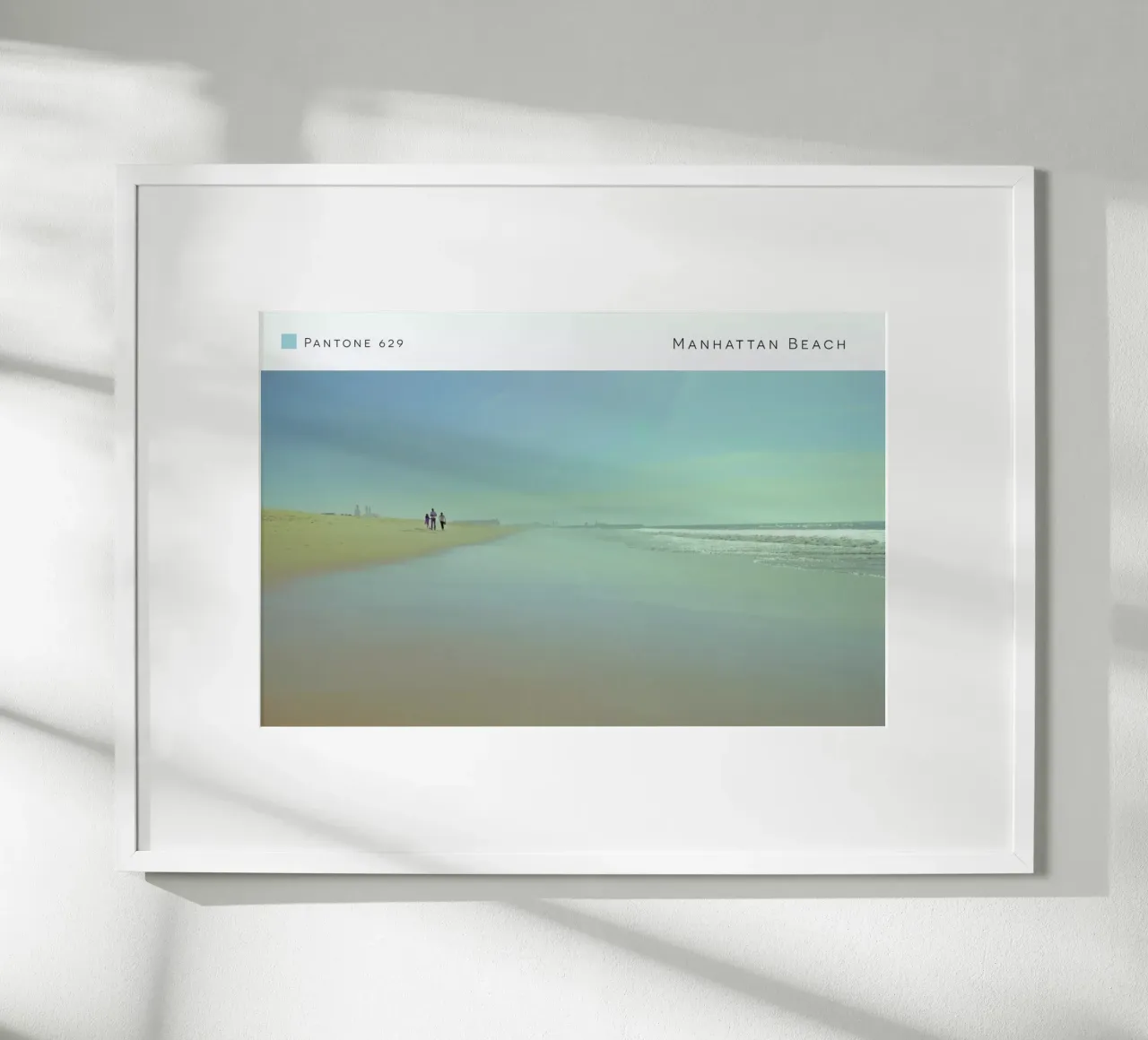 Manhattan Beach Pantone 629 poster con telaio in plastica da In Full Color