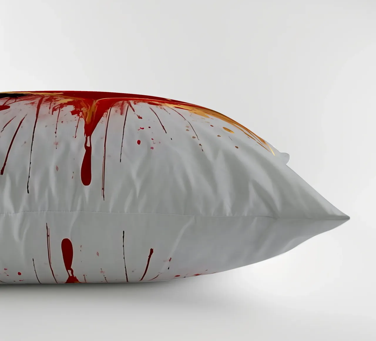 Cuore blob colorato in nero, rosso, oro_1 cuscino da Farbträume