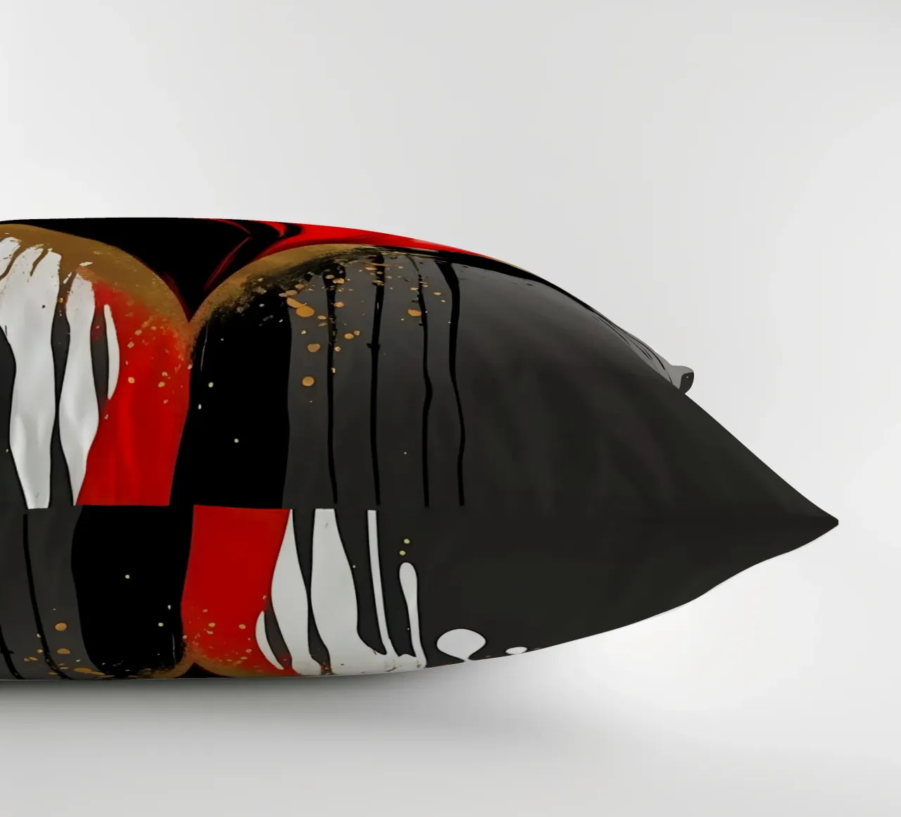 Cuore blob colorato in nero, rosso, oro_2 cuscino da Farbträume