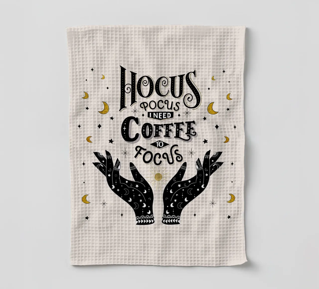 Kaffee-Liebhaber: Hocus Pocus. I Need Coffee to Focus. tea towel by CalliLetters