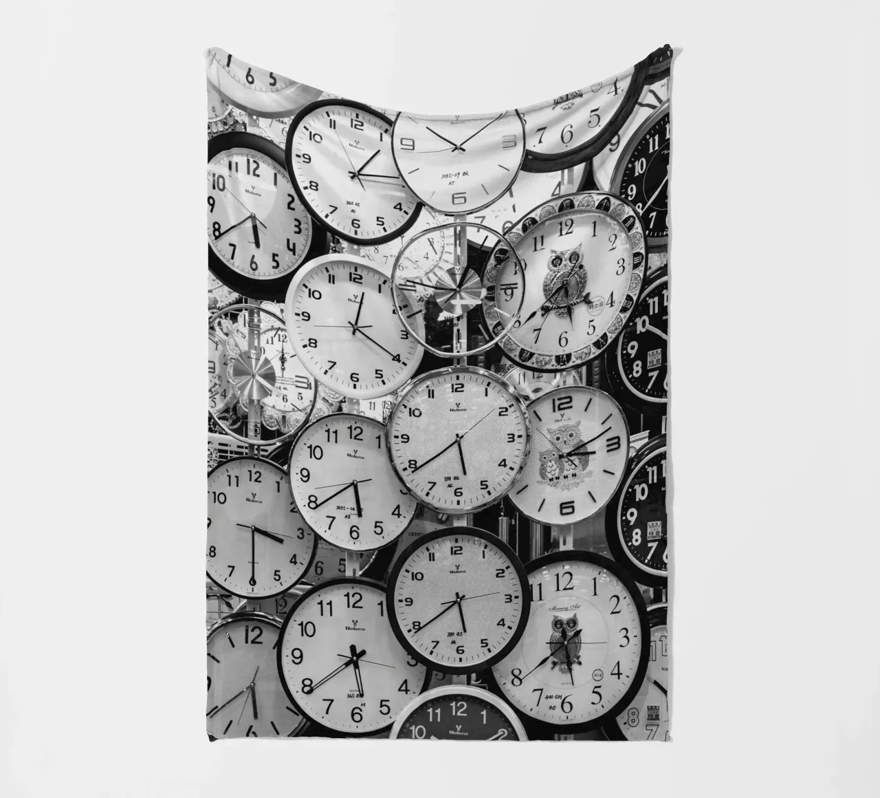 TIME IS RUNNING coperta in pile da BAWA