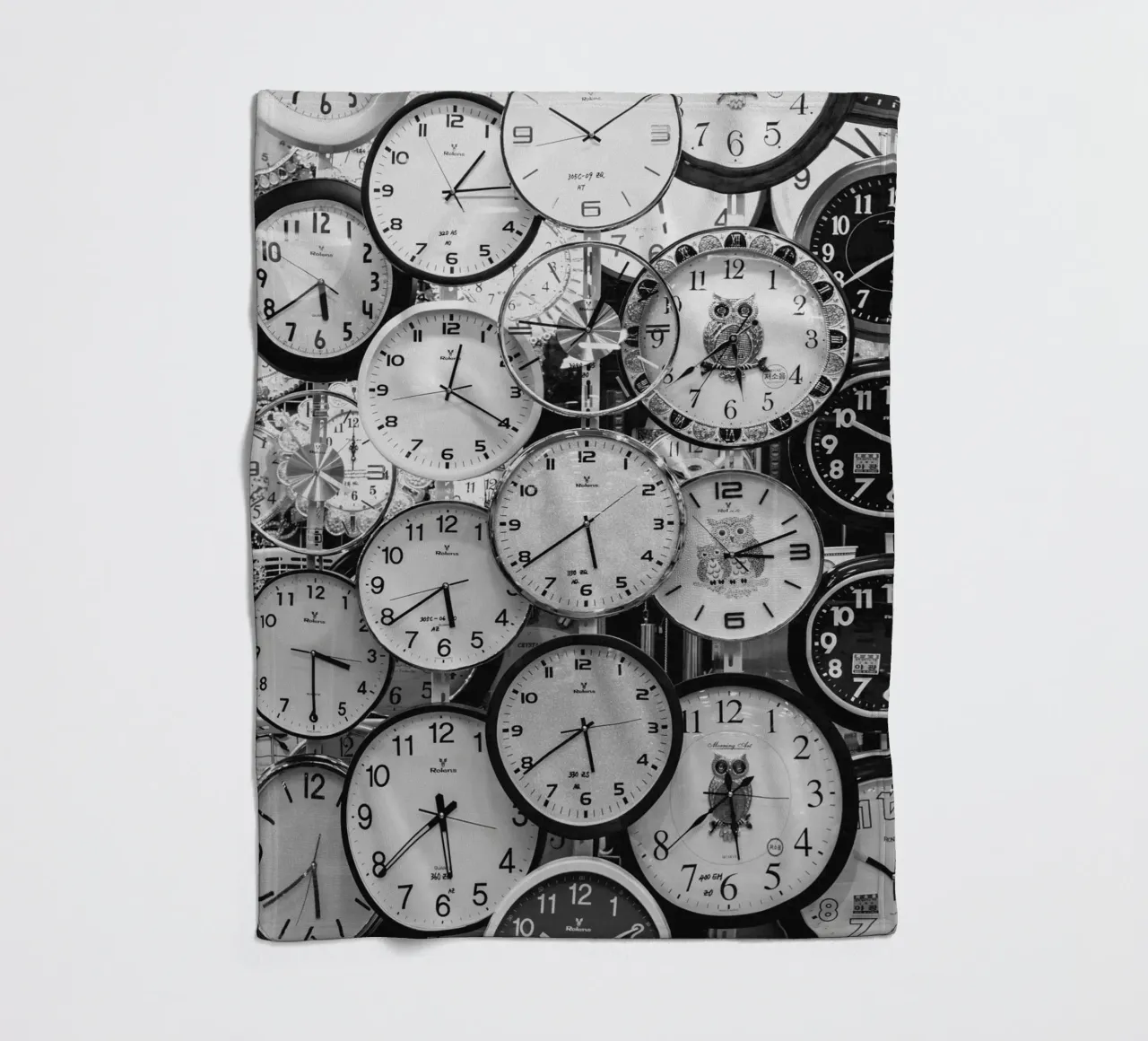 TIME IS RUNNING coperta in pile da BAWA