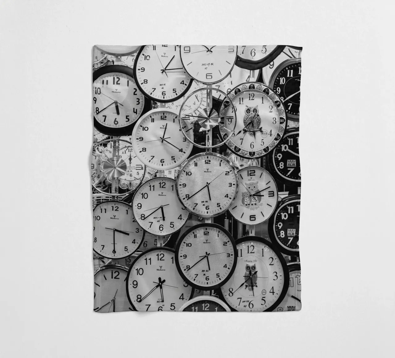 TIME IS RUNNING coperta in pile da BAWA