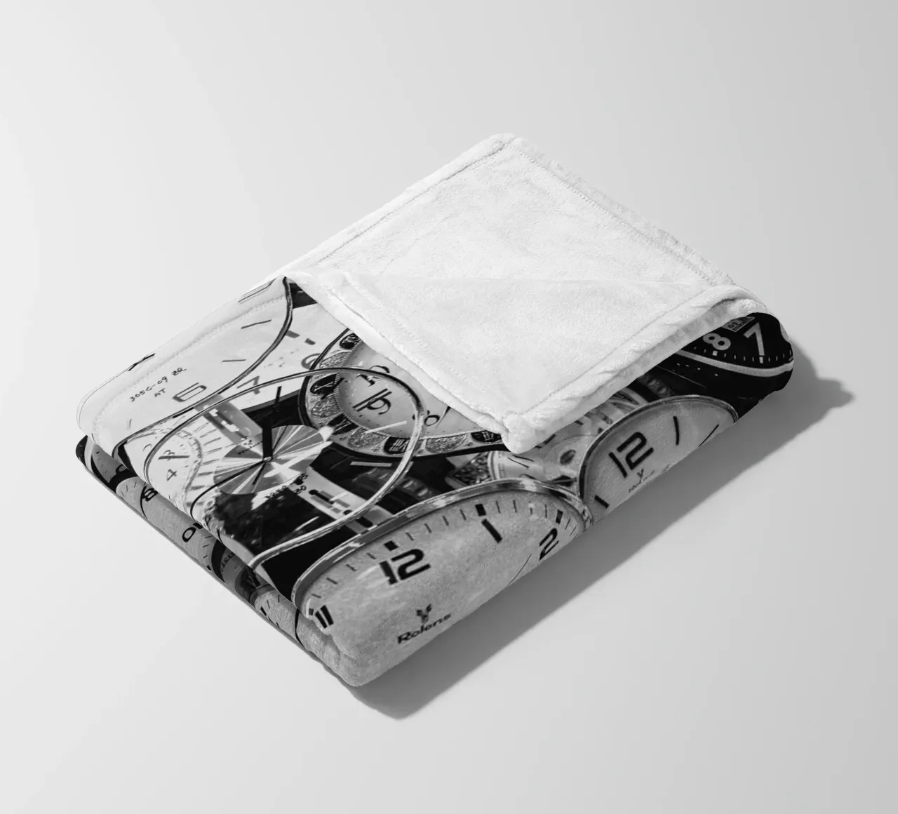 TIME IS RUNNING coperta in pile da BAWA