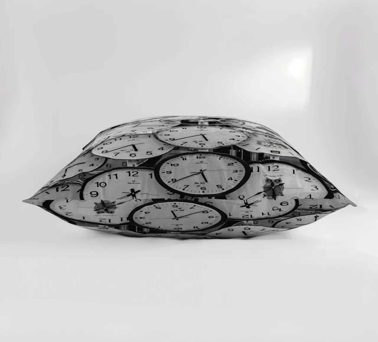 TIME IS RUNNING cuscino da BAWA