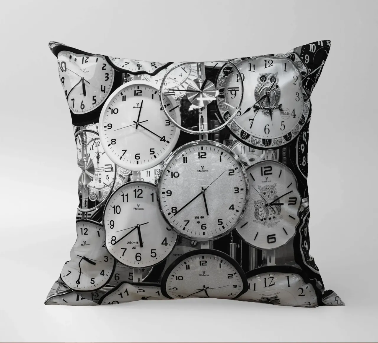 TIME IS RUNNING cuscino da BAWA