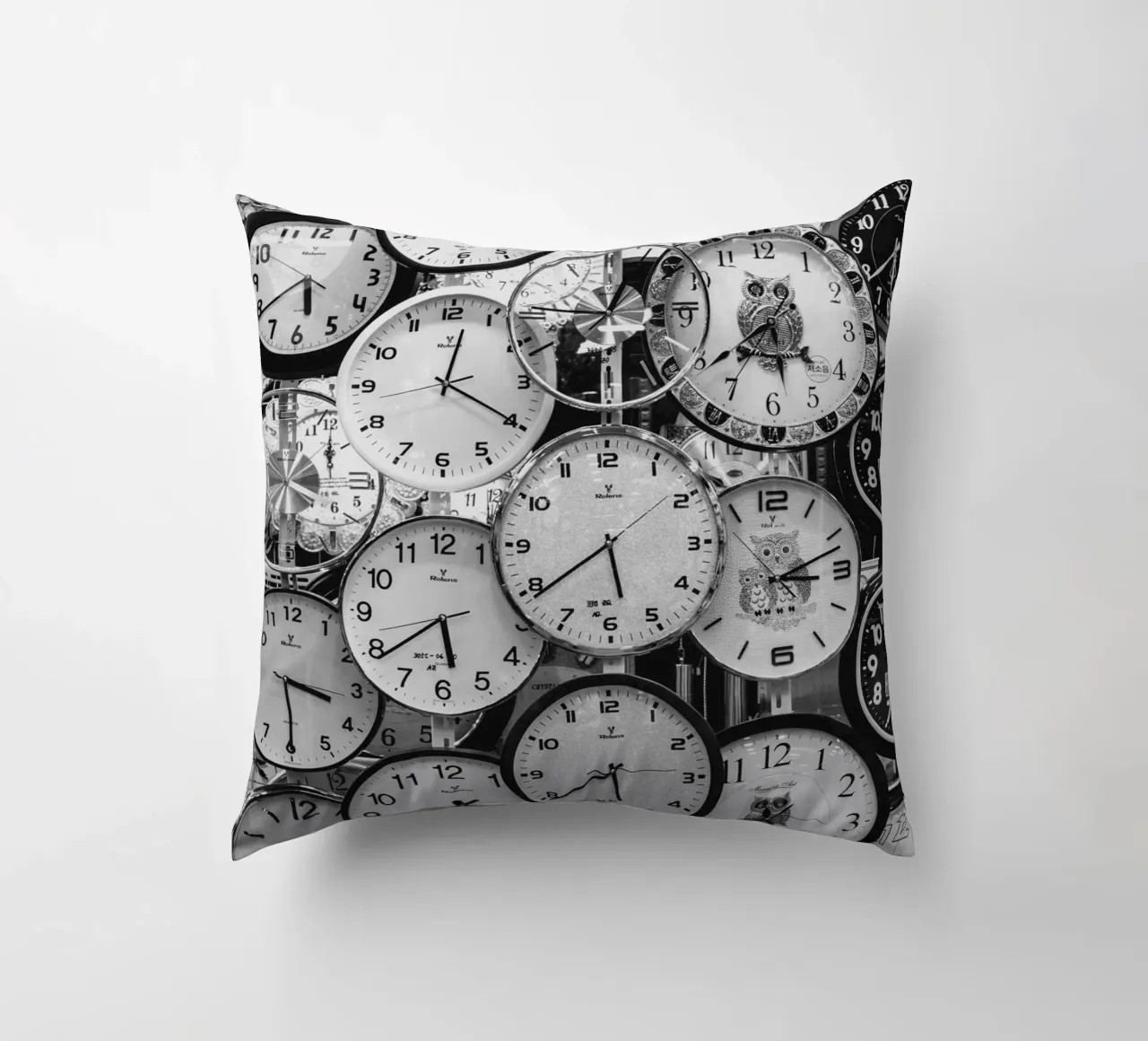 TIME IS RUNNING cuscino da BAWA