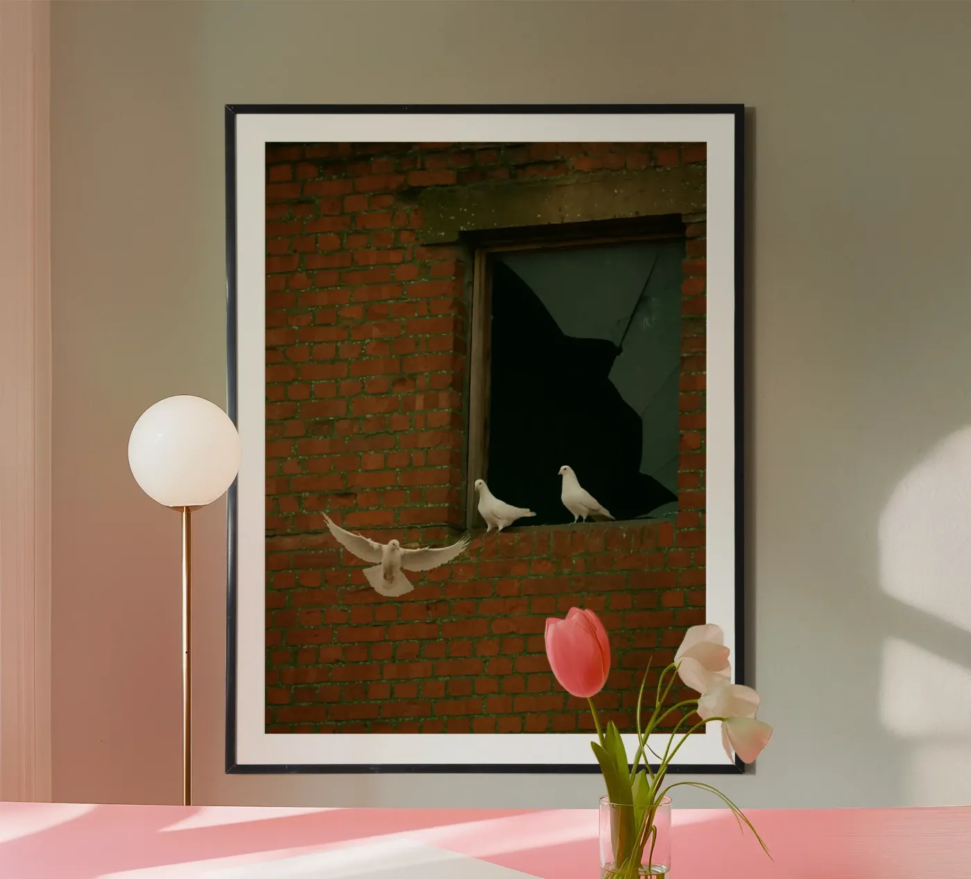 drie witte duiven poster van Deemoll