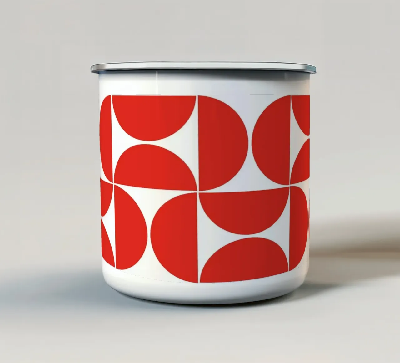 Forme moderne di metà secolo rosse tazza in smalto da Timeless moderna