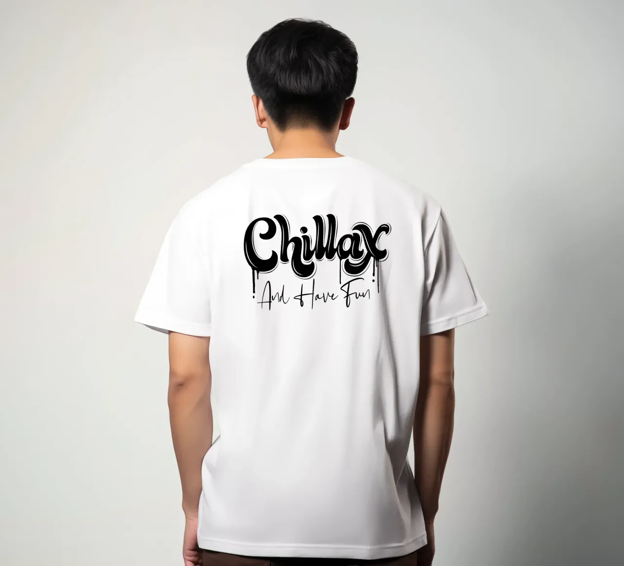 Rilassarsi e rilassarsi. Chillax. Stile di strada e un po' di graffiti t-shirt da CalliLetters