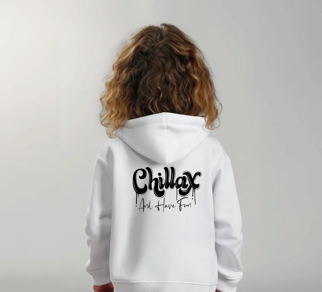 Rilassarsi e rilassarsi. Chillax. Stile di strada e un po' di graffiti felpa bambino con cappuccio da CalliLetters