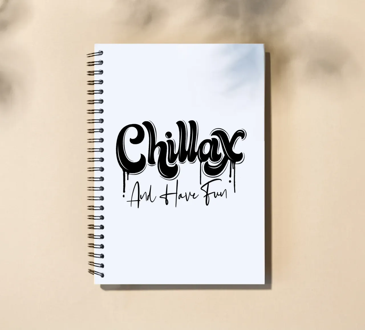 Rilassarsi e rilassarsi. Chillax. Stile di strada e un po' di graffiti diario ad anelli da CalliLetters