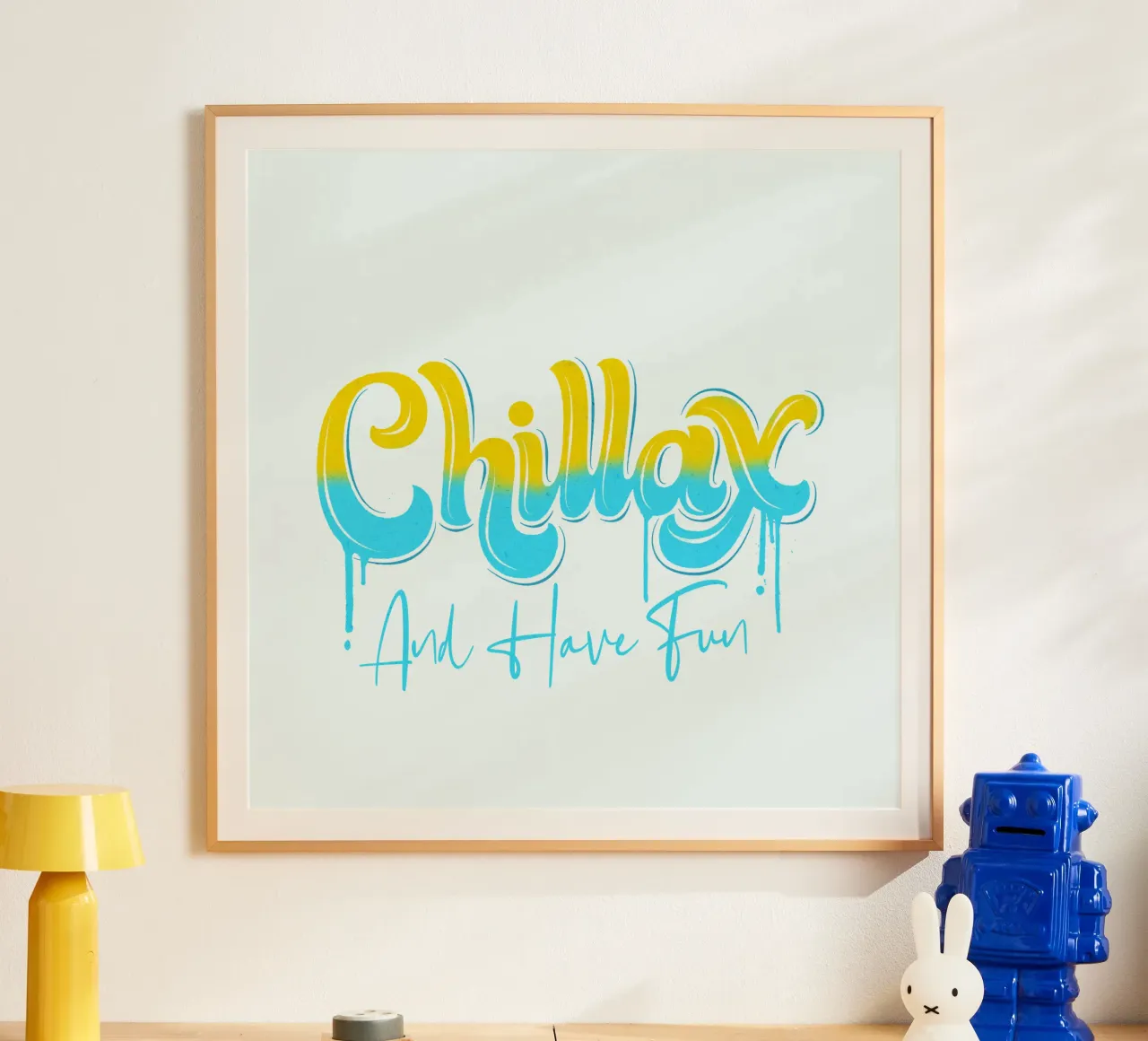 Rilassarsi e rilassarsi. Chillax. Graffiti e Streetstyle. poster con telaio in legno da CalliLetters