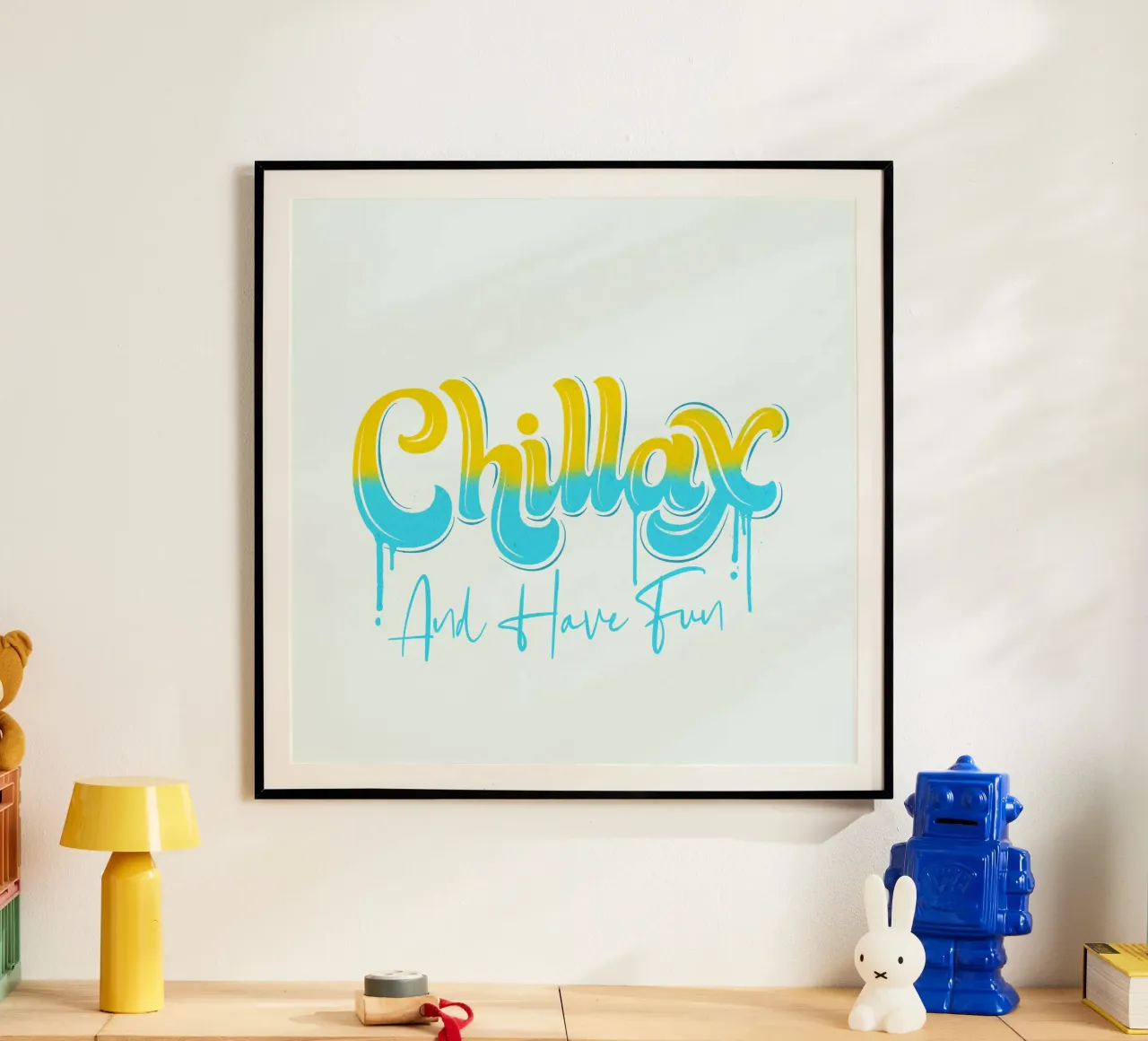 Rilassarsi e rilassarsi. Chillax. Graffiti e Streetstyle. poster con telaio in legno da CalliLetters