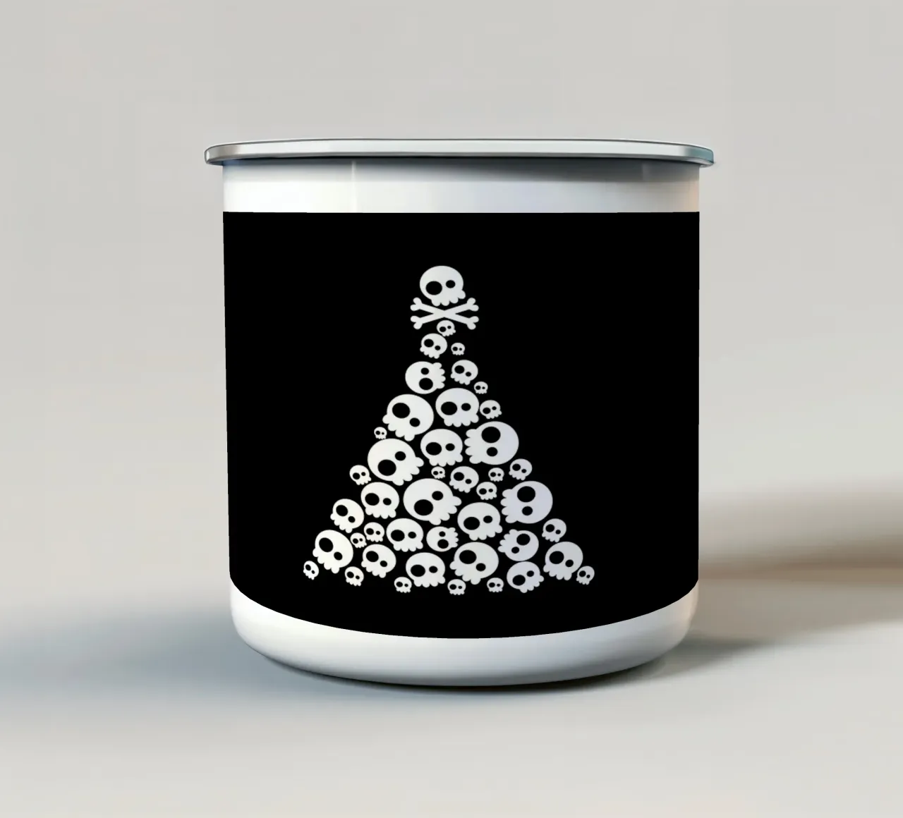 Albero di Natale con teschi tazza in smalto da Winter Whispers