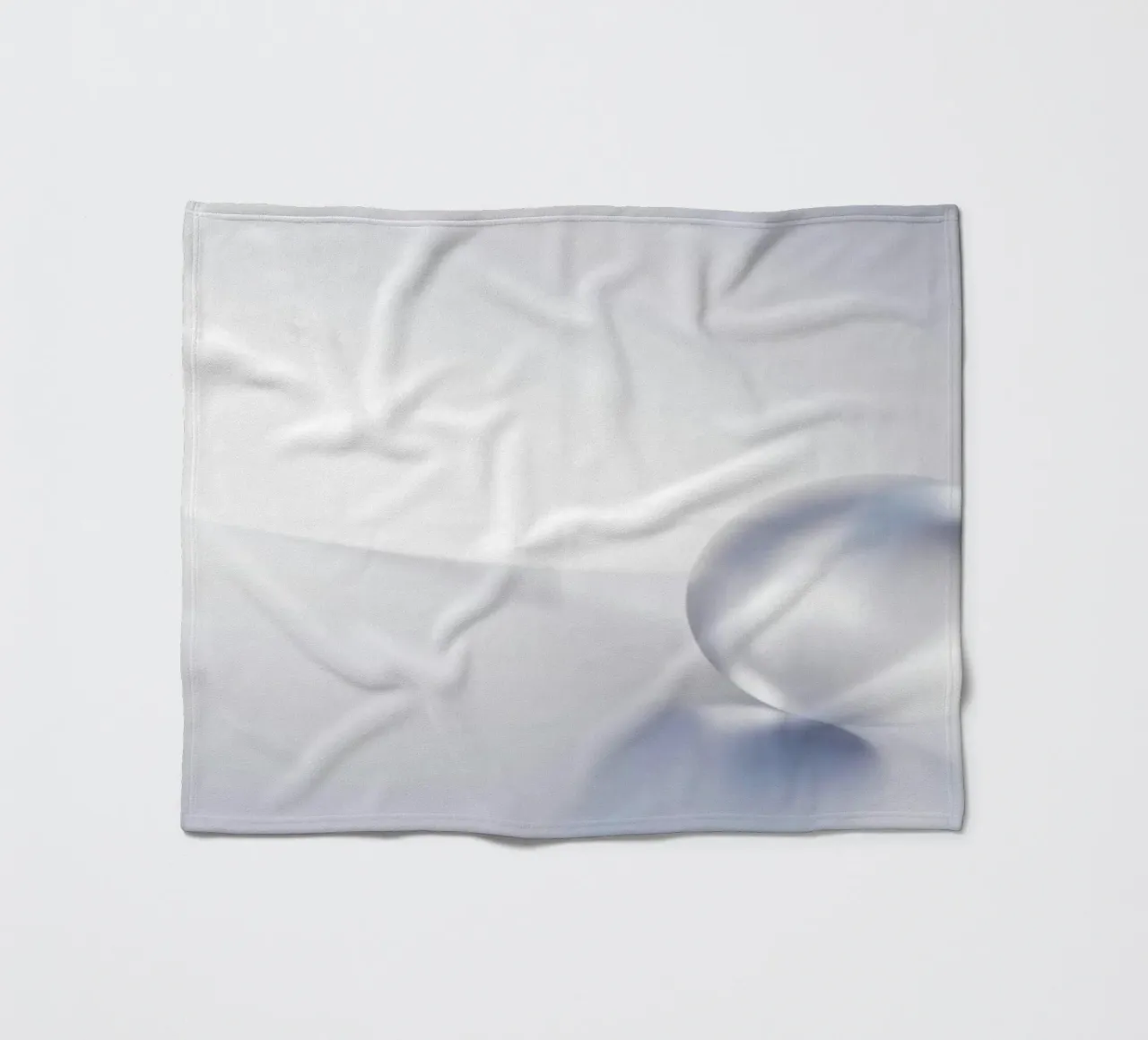 Sfera trasparente coperta in pile da lesuki