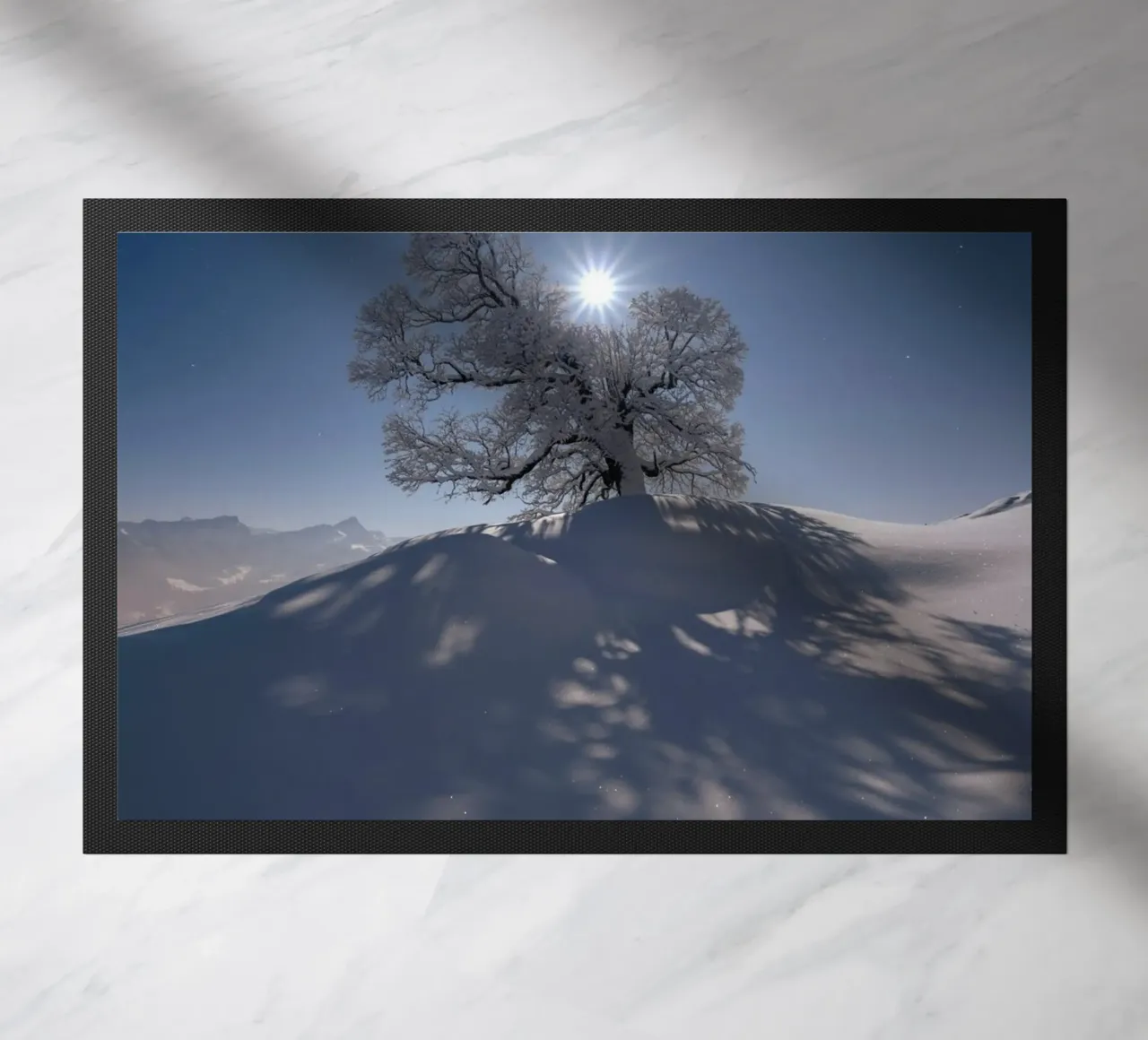 Albero coperto di neve zerbino da lesuki