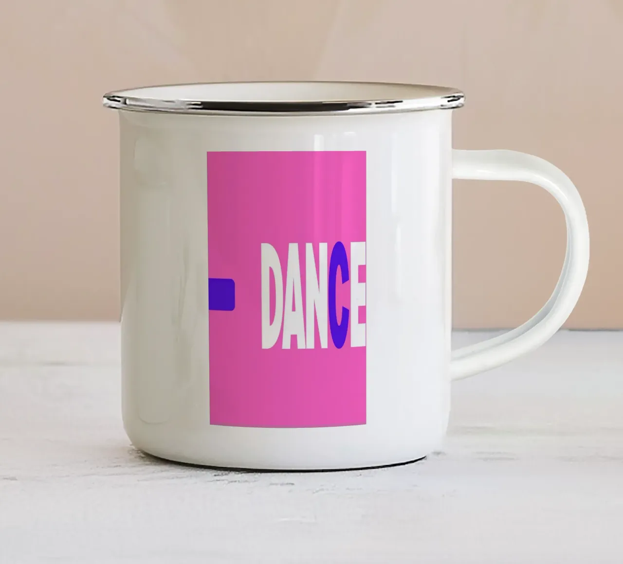 Dance tazza in smalto da Tabea Jule