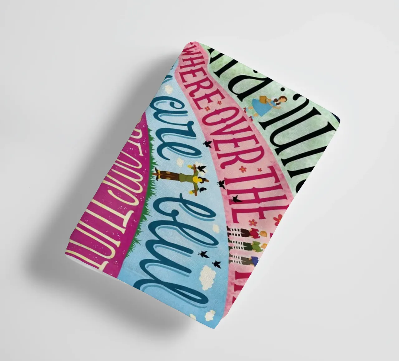 Over the Rainbow - Draw Me A Song Project asciugamano da bagno da Nour Tohme