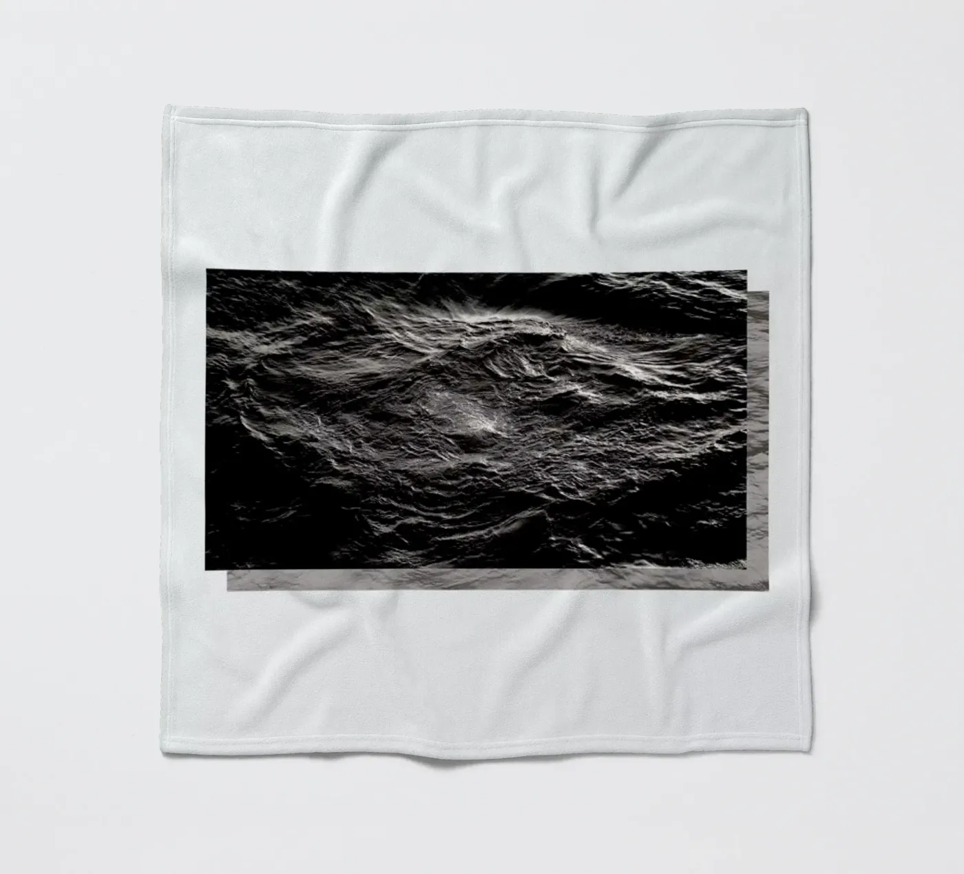 Storm Fleecedecke von The Wall Shop