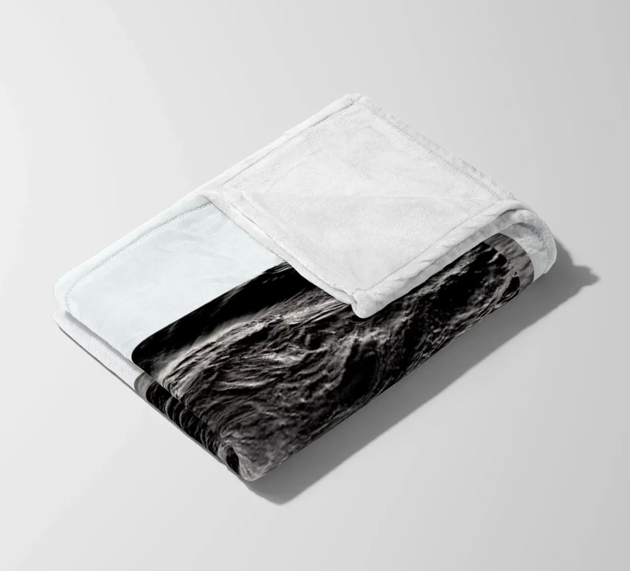 Storm Fleecedecke von The Wall Shop