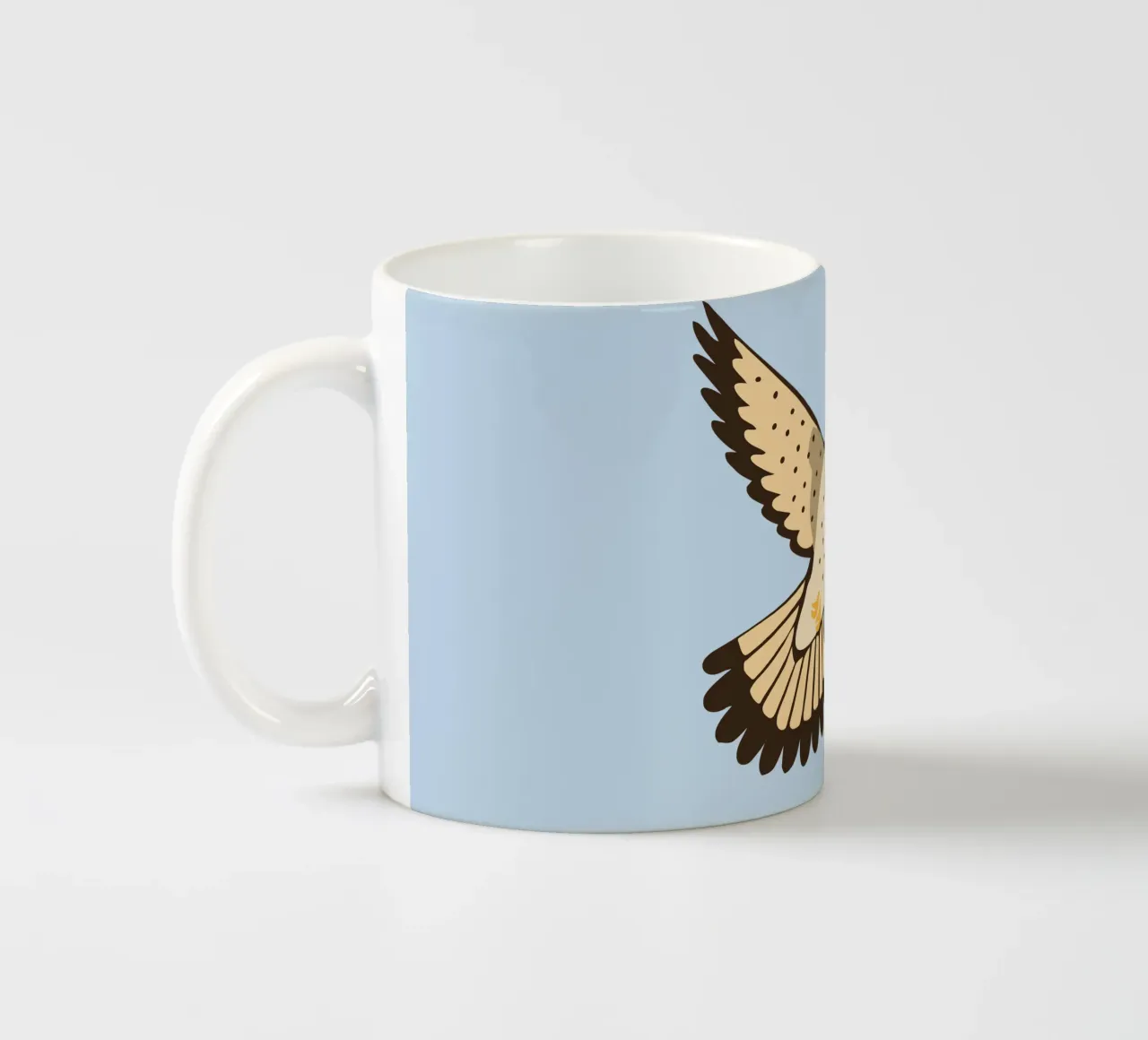 Un gheppio in volo tazza in ceramica da Bwiser