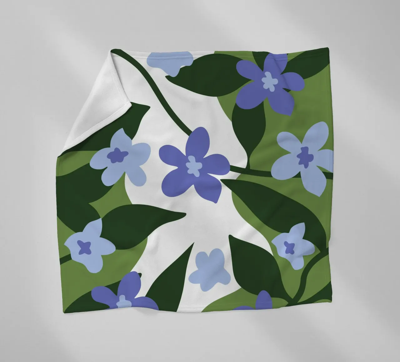 Blaue Blume Muster Fleecedecke von SPECIAL FLOWER PATTERNS