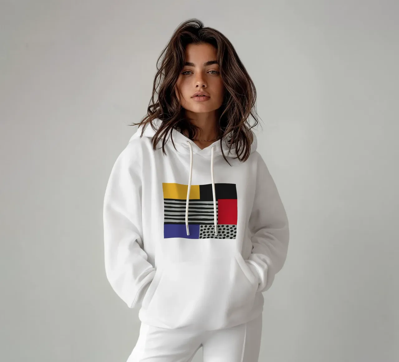 Scandi Art - Abstrakte Geometrie in Rot Blau felpa con cappuccio da Petra Lang - Design