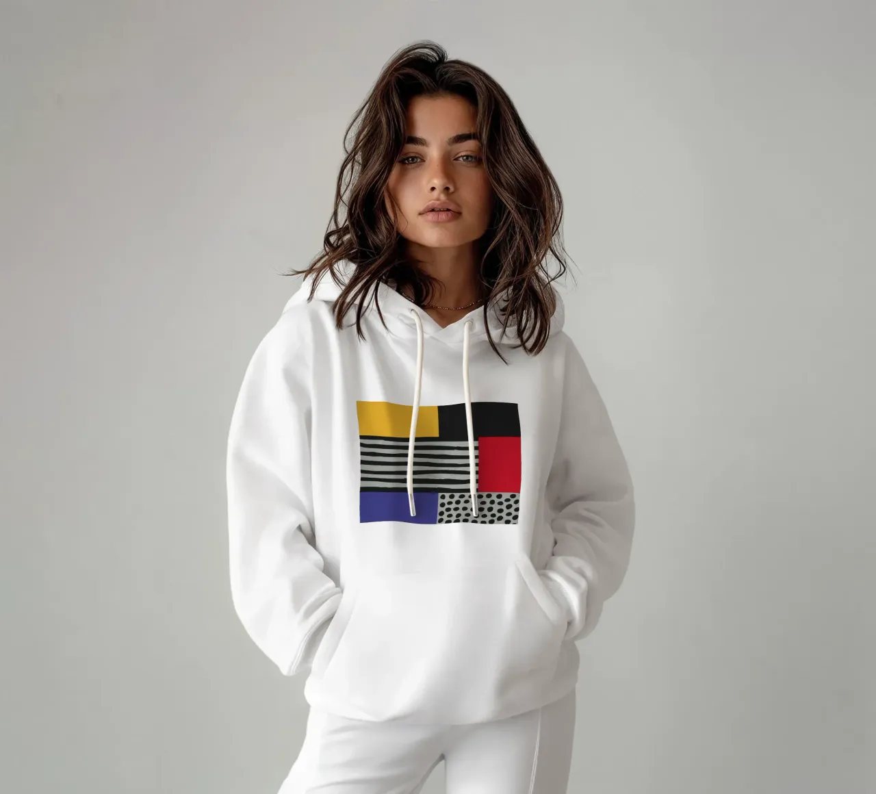 Scandi Art - Abstrakte Geometrie in Rot Blau felpa con cappuccio da Petra Lang - Design