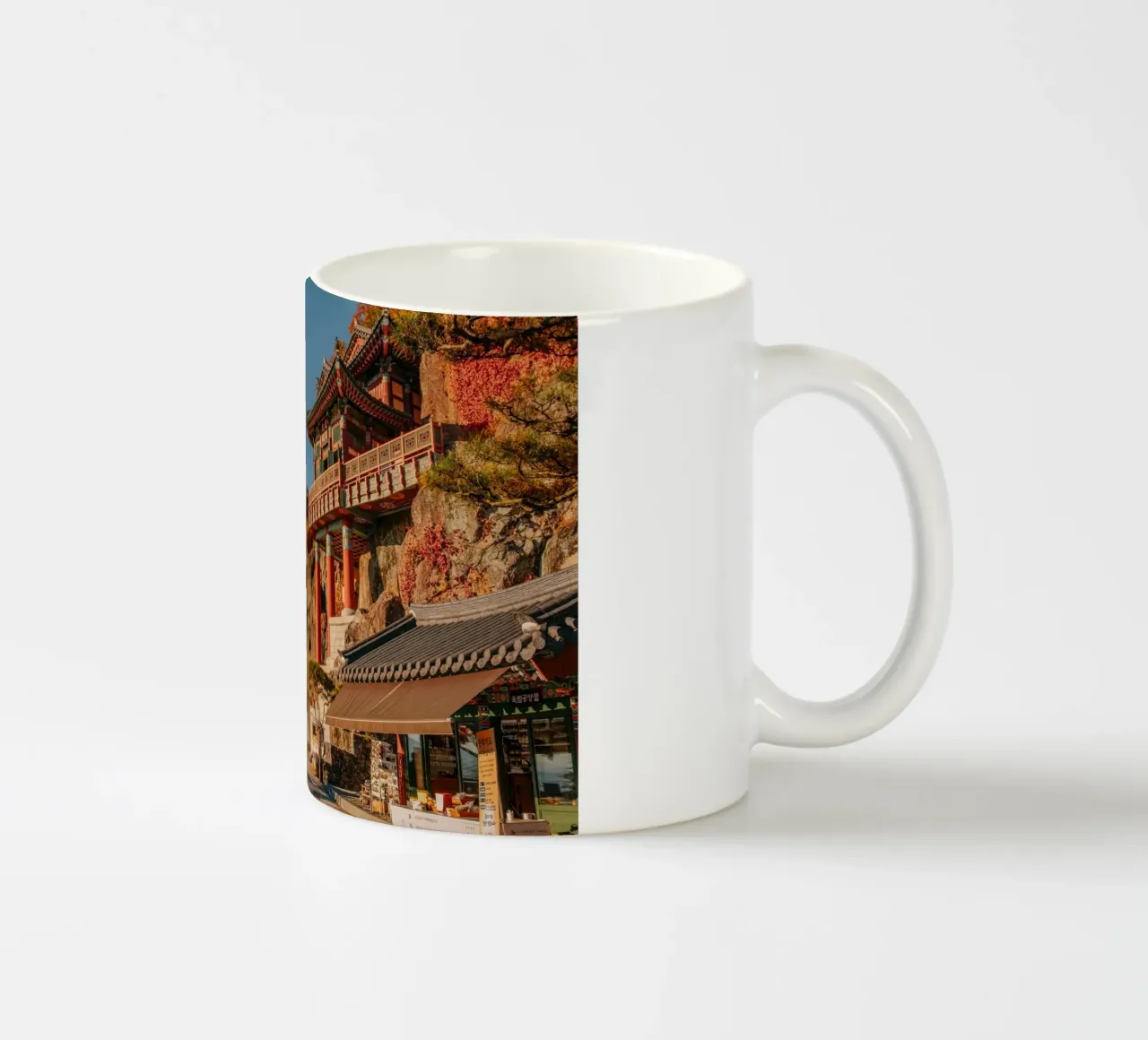 Tempio della Montagna d'Autunno in Corea del Sud tazza in ceramica da mbgraphx2