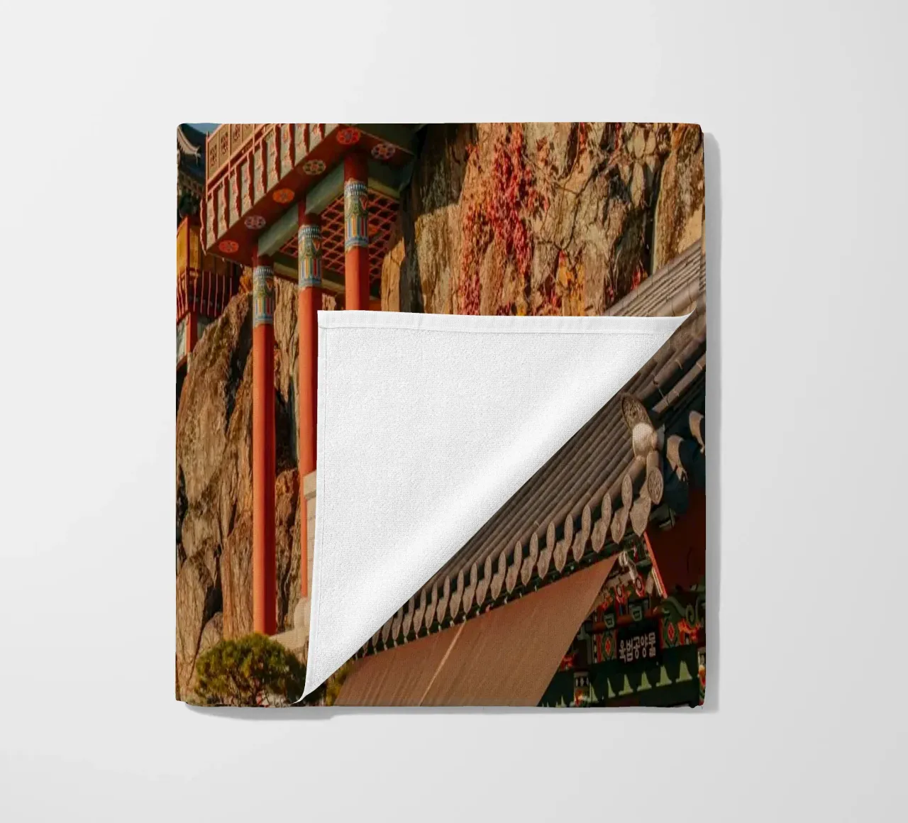 Tempio della Montagna d'Autunno in Corea del Sud telo mare da mbgraphx2