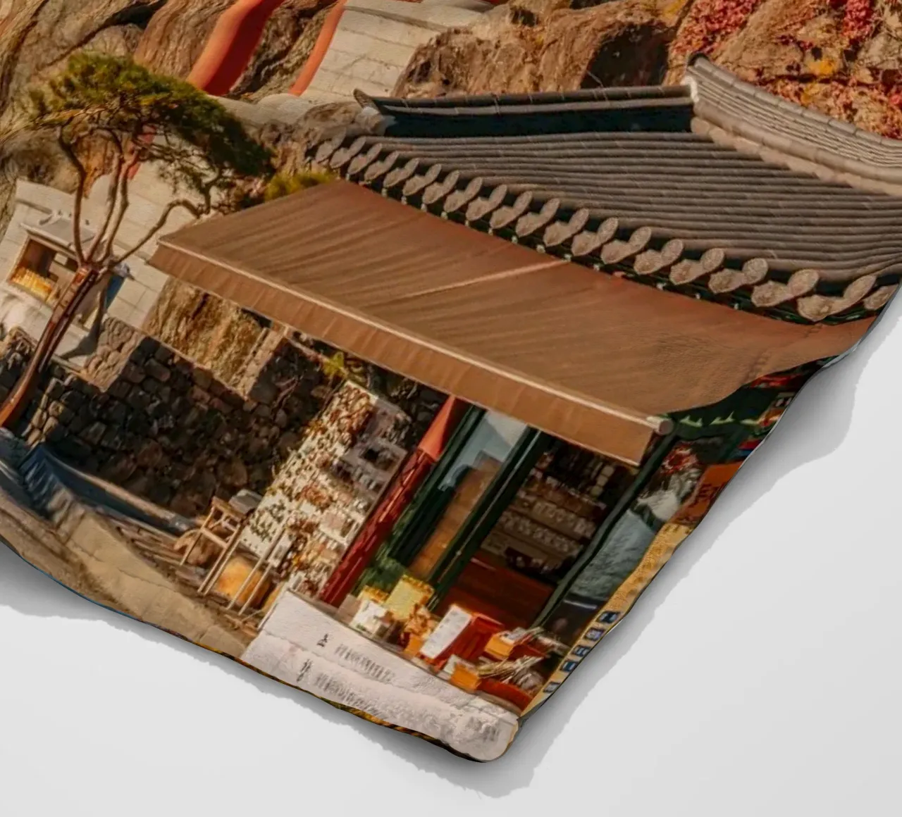 Tempio della Montagna d'Autunno in Corea del Sud coperta in pile da mbgraphx2