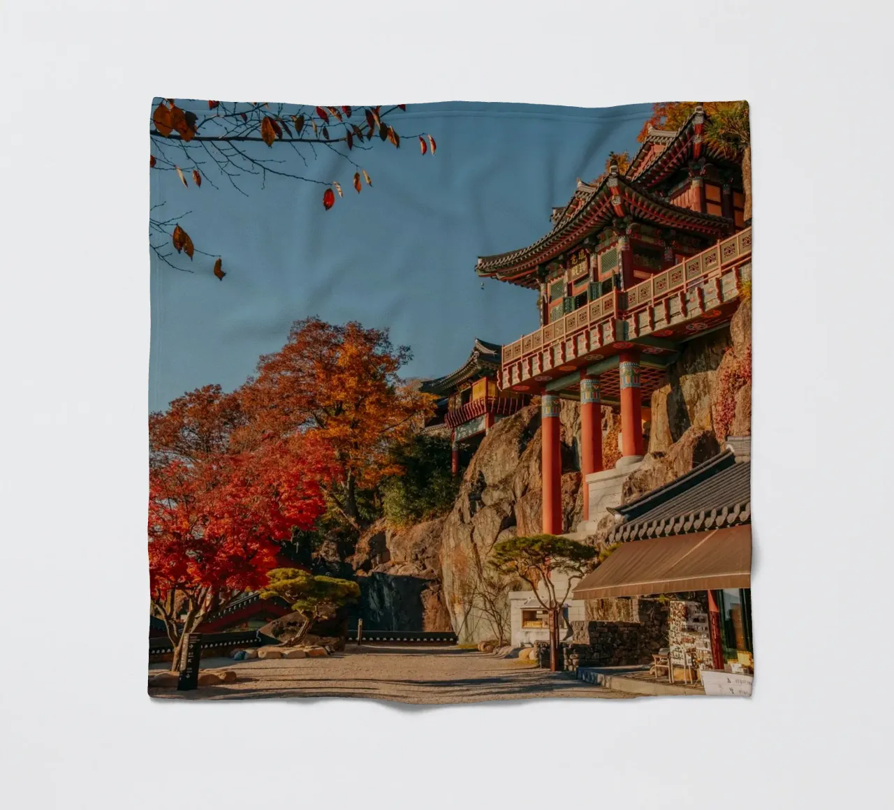 Tempio della Montagna d'Autunno in Corea del Sud coperta in pile da mbgraphx2