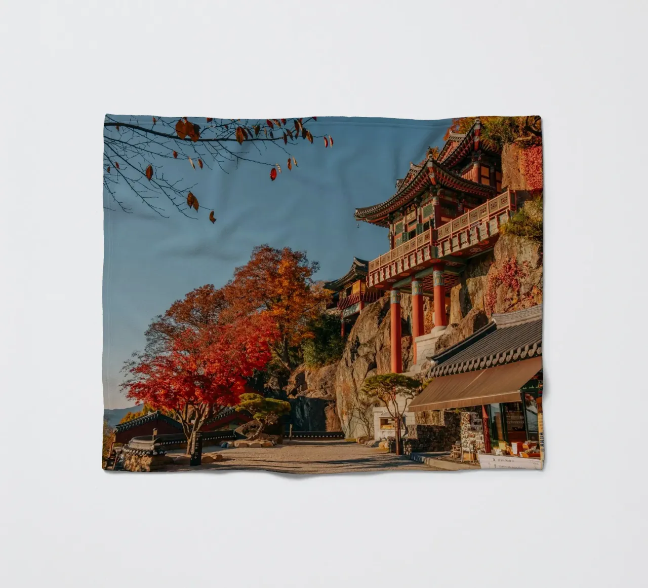 Tempio della Montagna d'Autunno in Corea del Sud coperta in pile da mbgraphx2