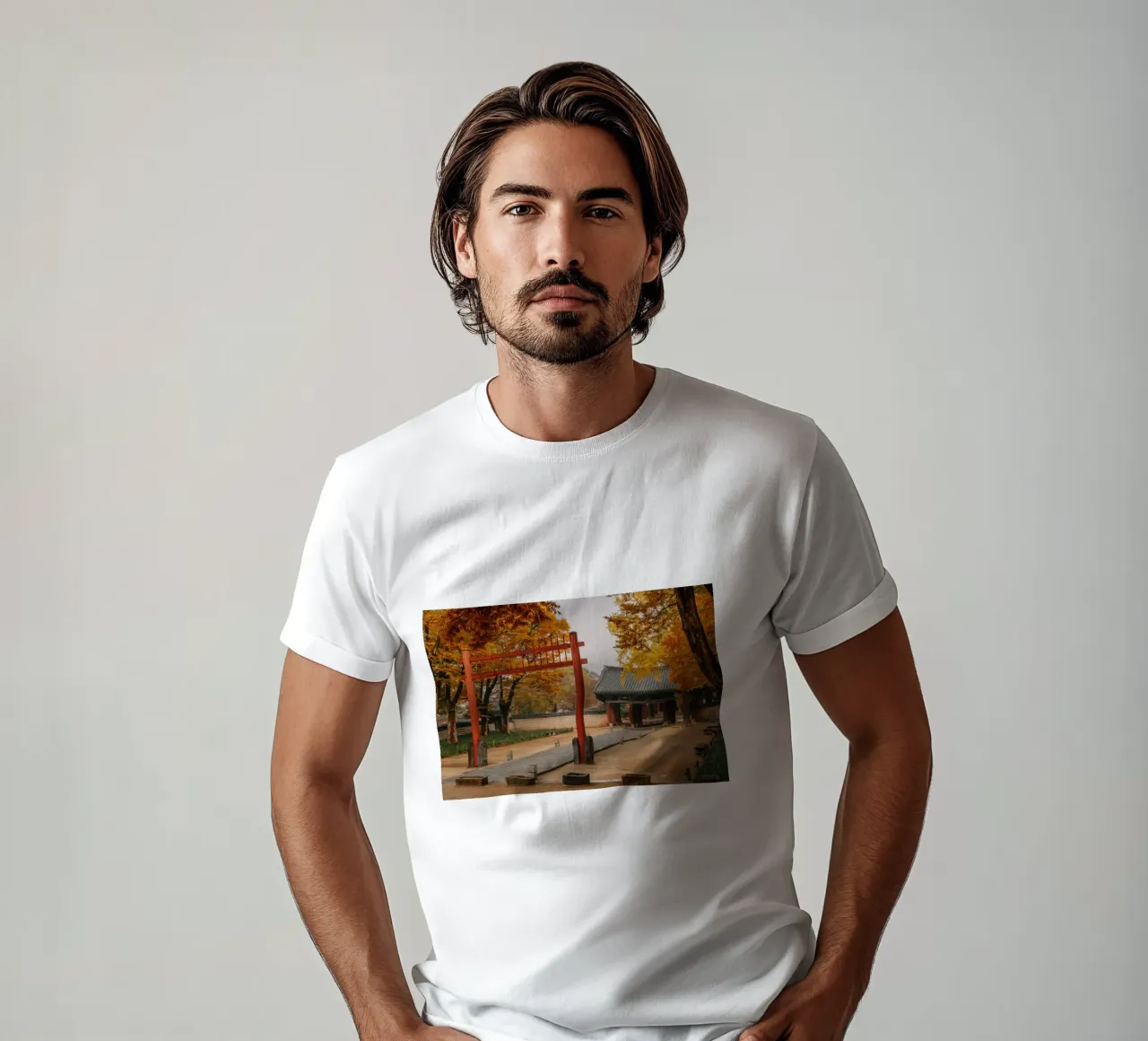 Tempio in autunno a Jeonju, Corea del Sud t-shirt da mbgraphx2