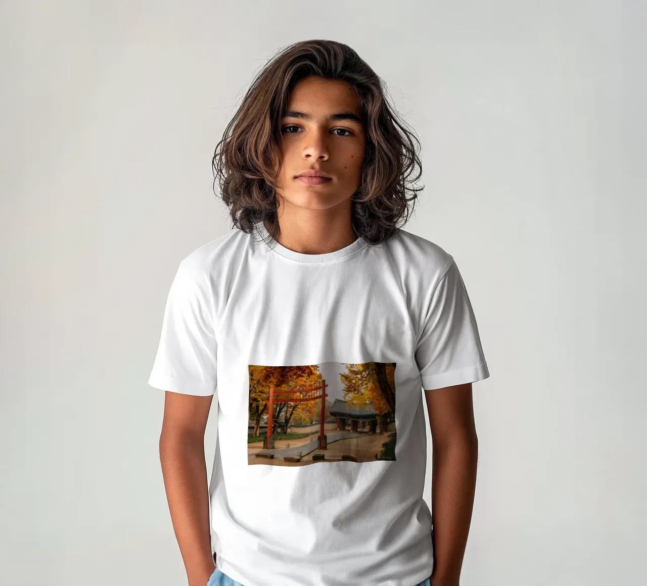 Tempio in autunno a Jeonju, Corea del Sud t-shirt bambini da mbgraphx2