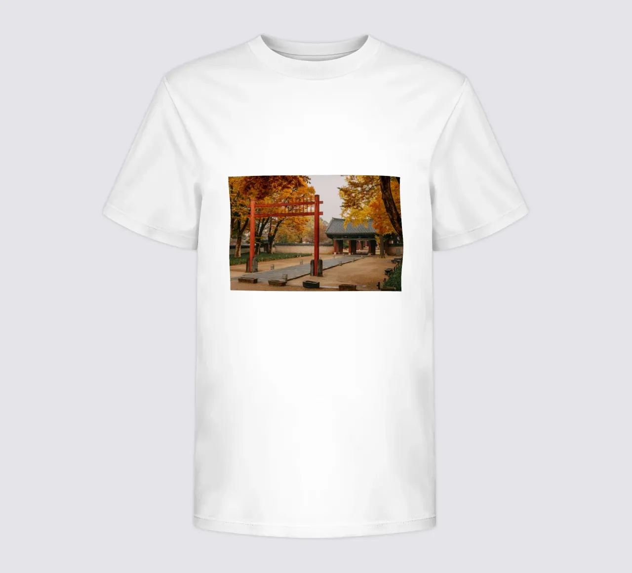 Tempio in autunno a Jeonju, Corea del Sud t-shirt bambini da mbgraphx2