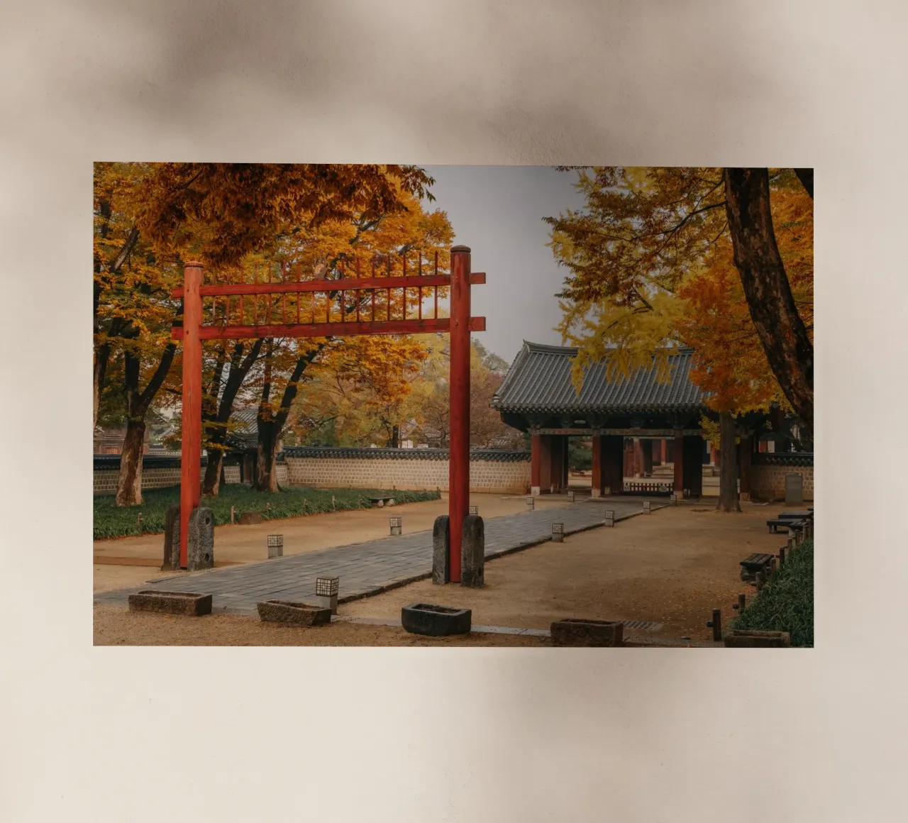 Tempio in autunno a Jeonju, Corea del Sud pellicola backlit da mbgraphx2