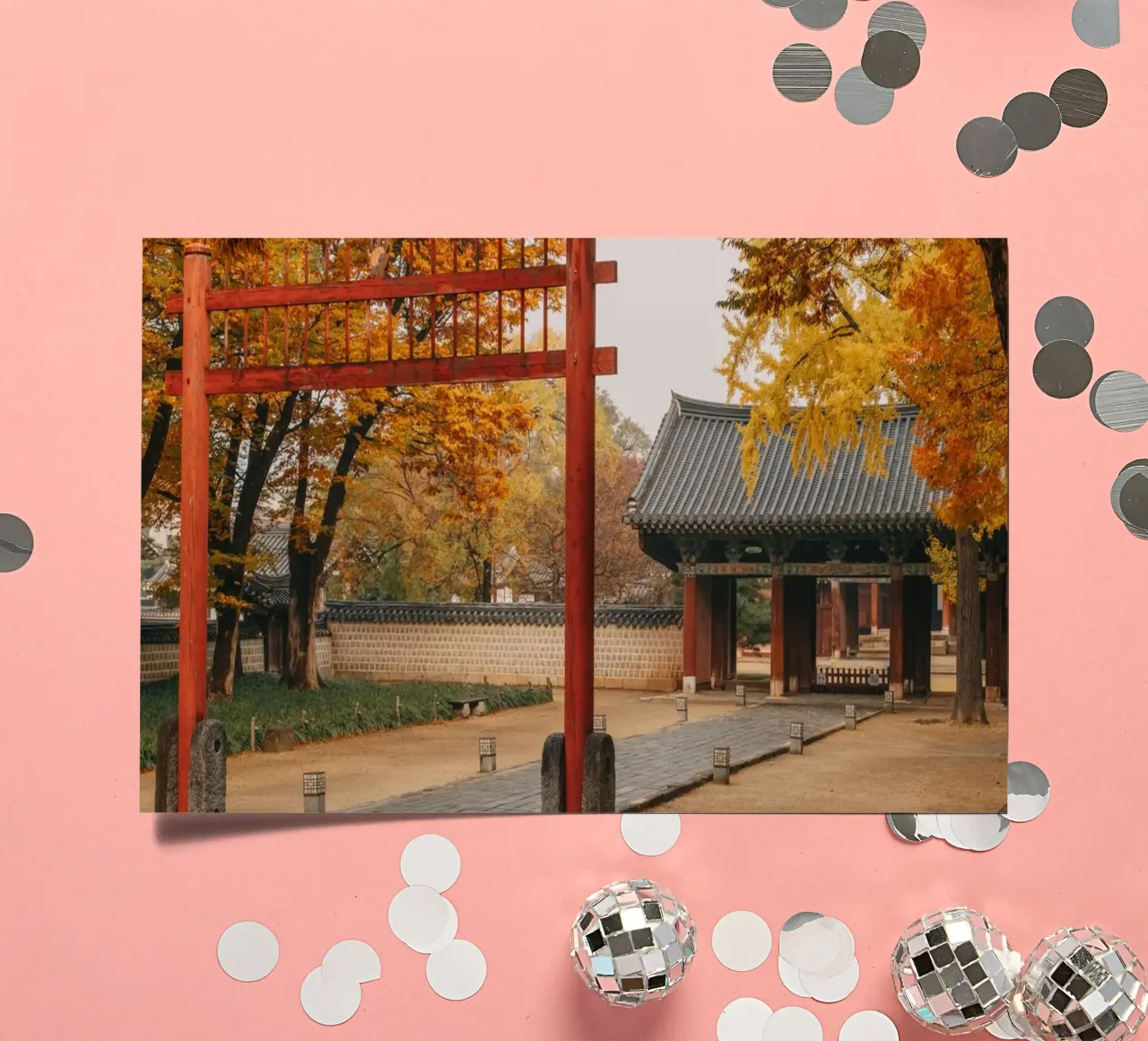 Tempio in autunno a Jeonju, Corea del Sud foglio adesivo da mbgraphx2