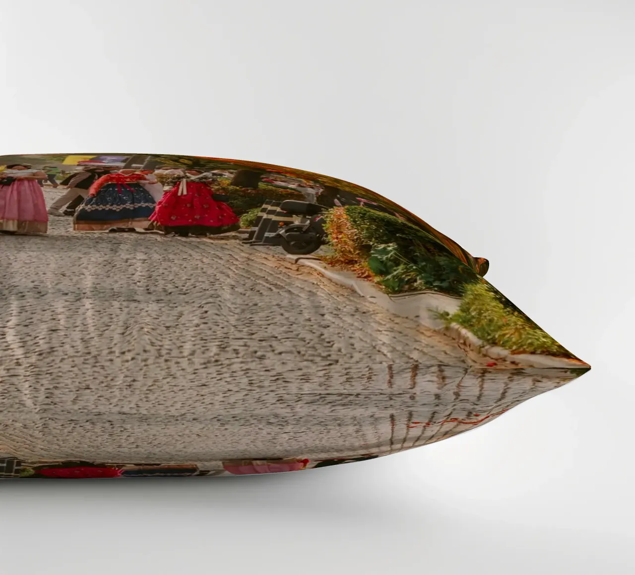 La via dell'autunno a Jeonju, Corea del Sud cuscino da mbgraphx2