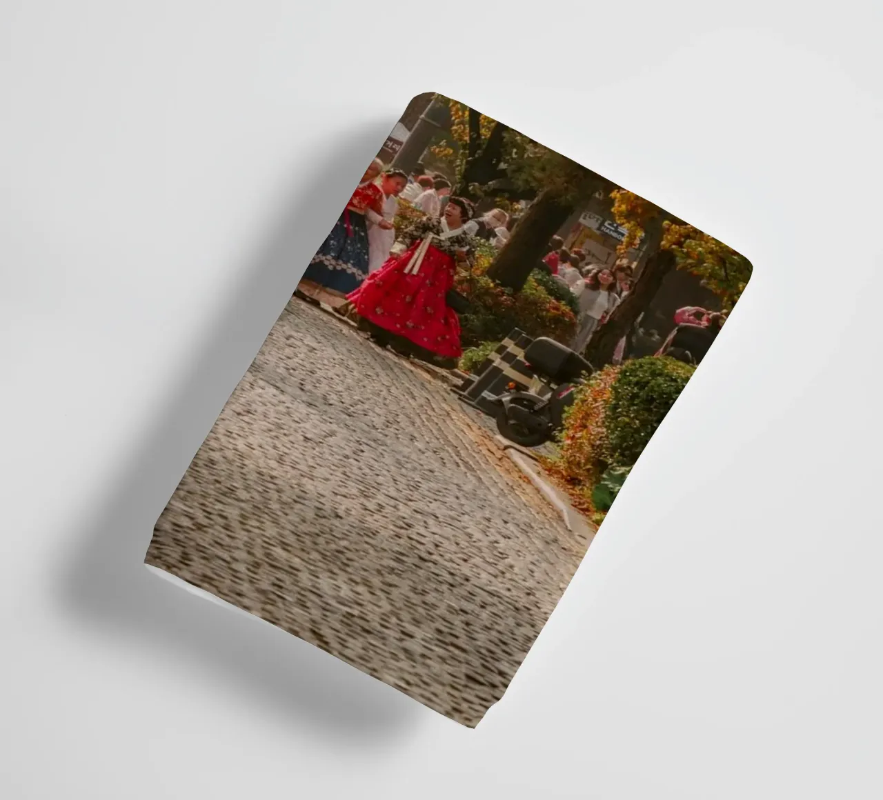 La via dell'autunno a Jeonju, Corea del Sud asciugamano da bagno da mbgraphx2