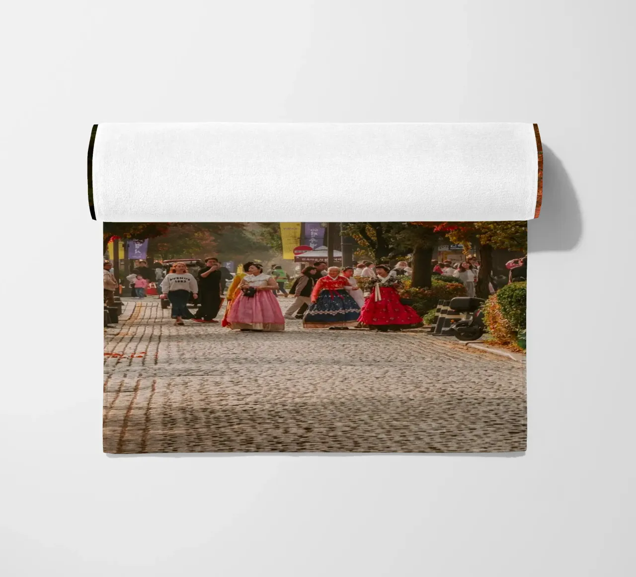 La via dell'autunno a Jeonju, Corea del Sud telo mare da mbgraphx2