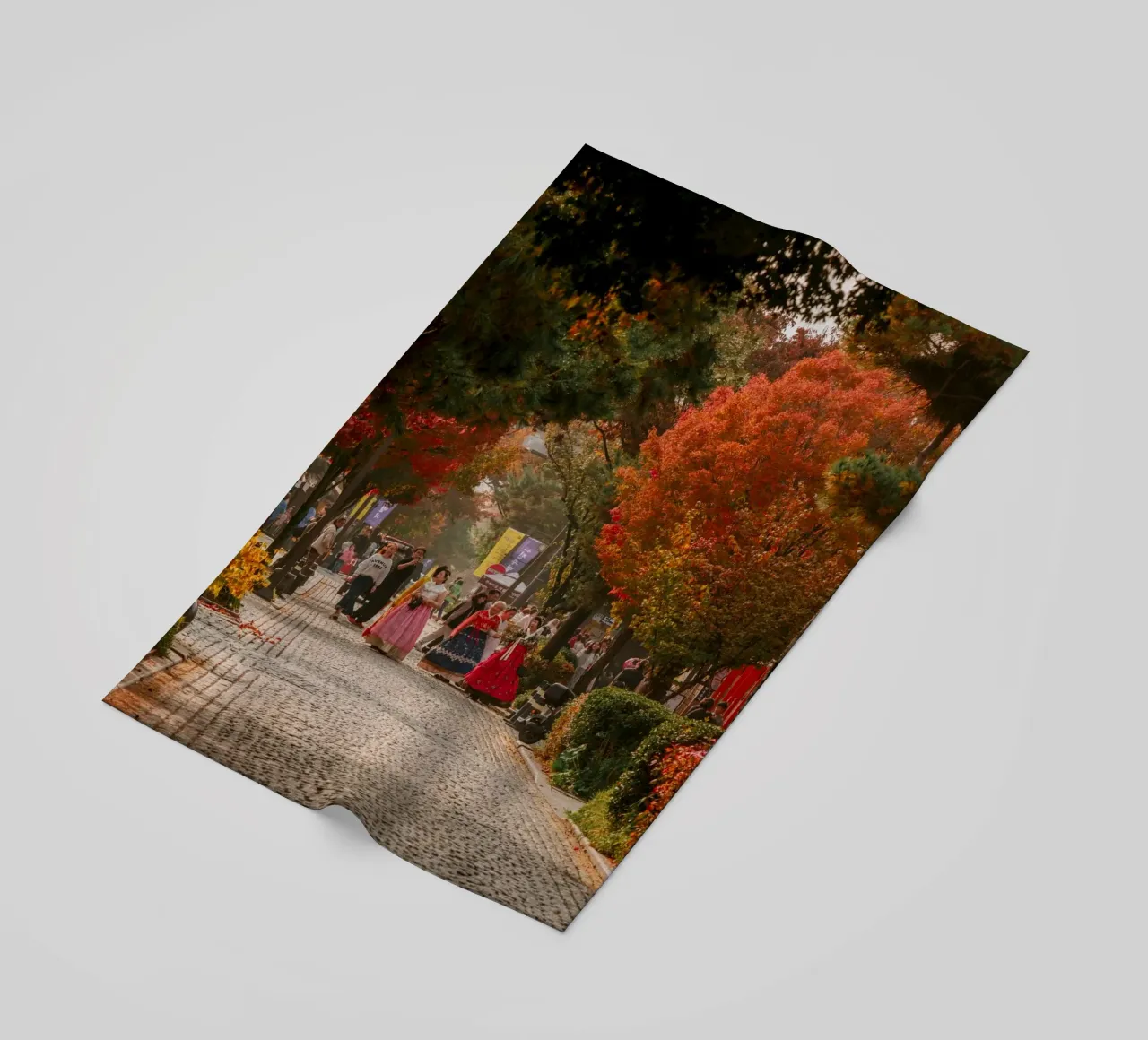 La via dell'autunno a Jeonju, Corea del Sud telo mare da mbgraphx2