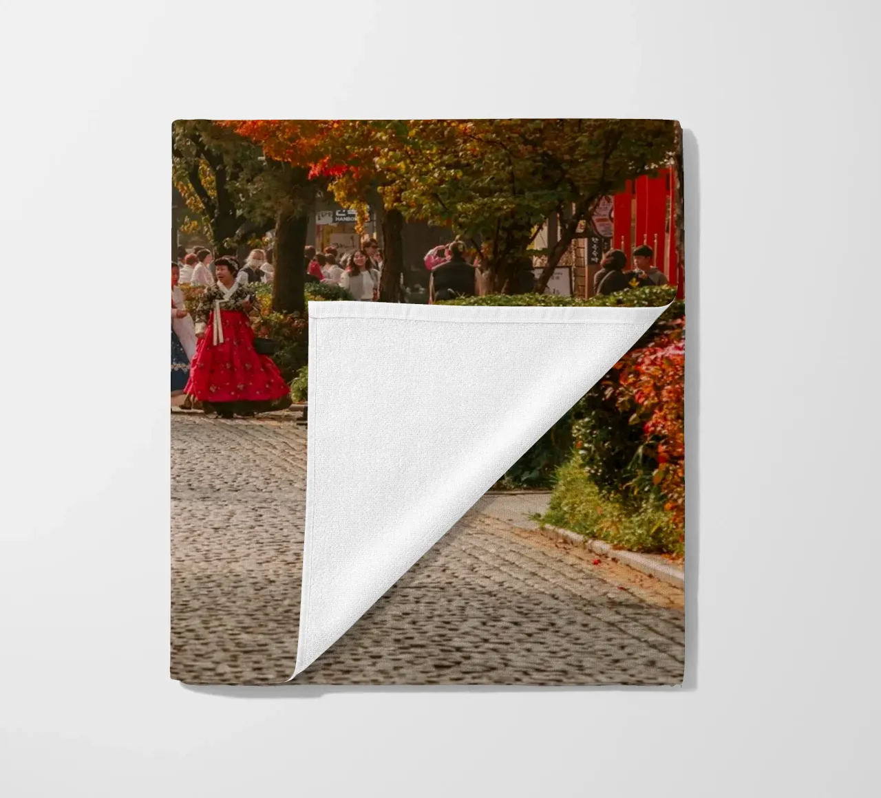 La via dell'autunno a Jeonju, Corea del Sud telo mare da mbgraphx2