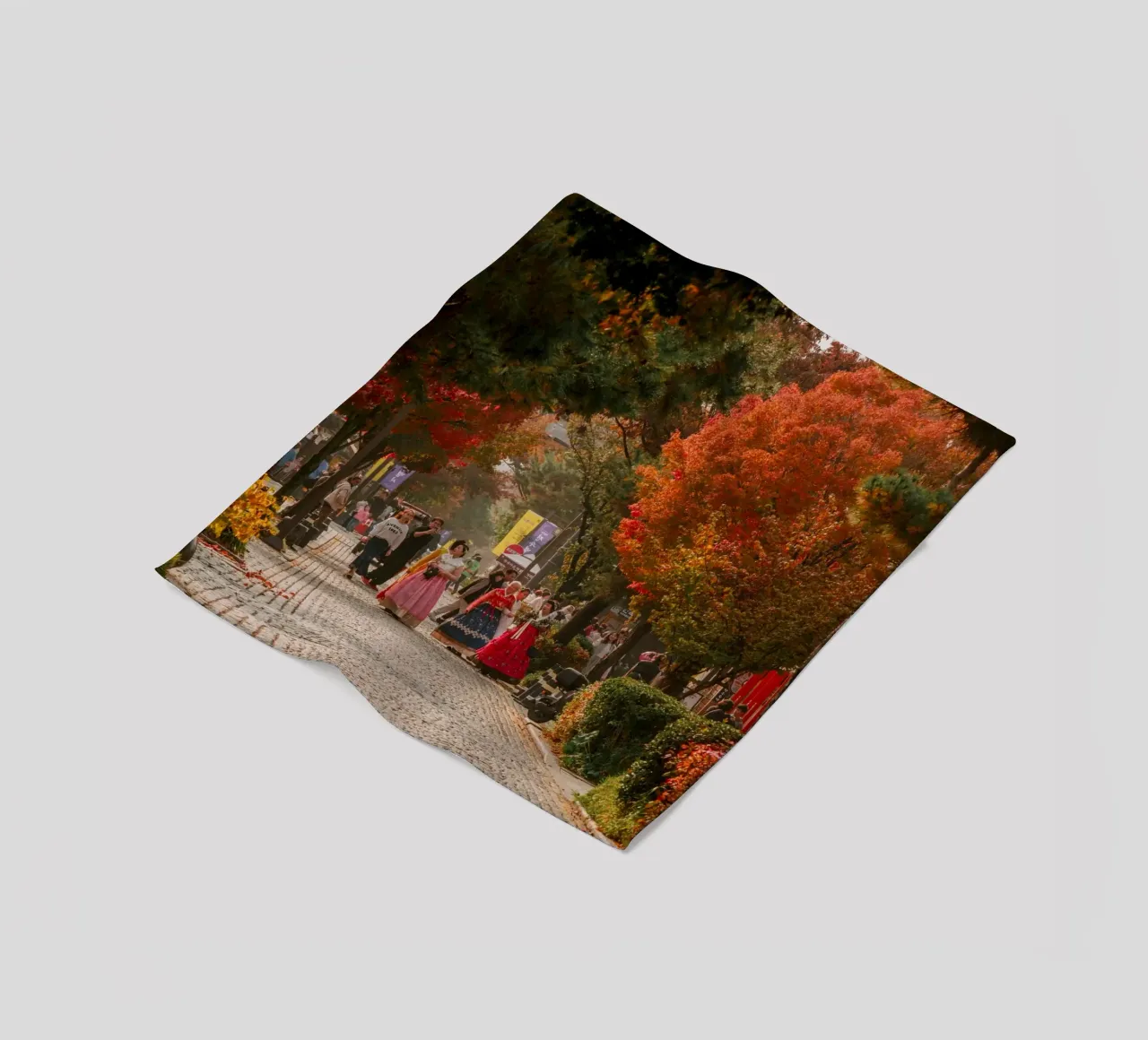 La via dell'autunno a Jeonju, Corea del Sud coperta in pile da mbgraphx2