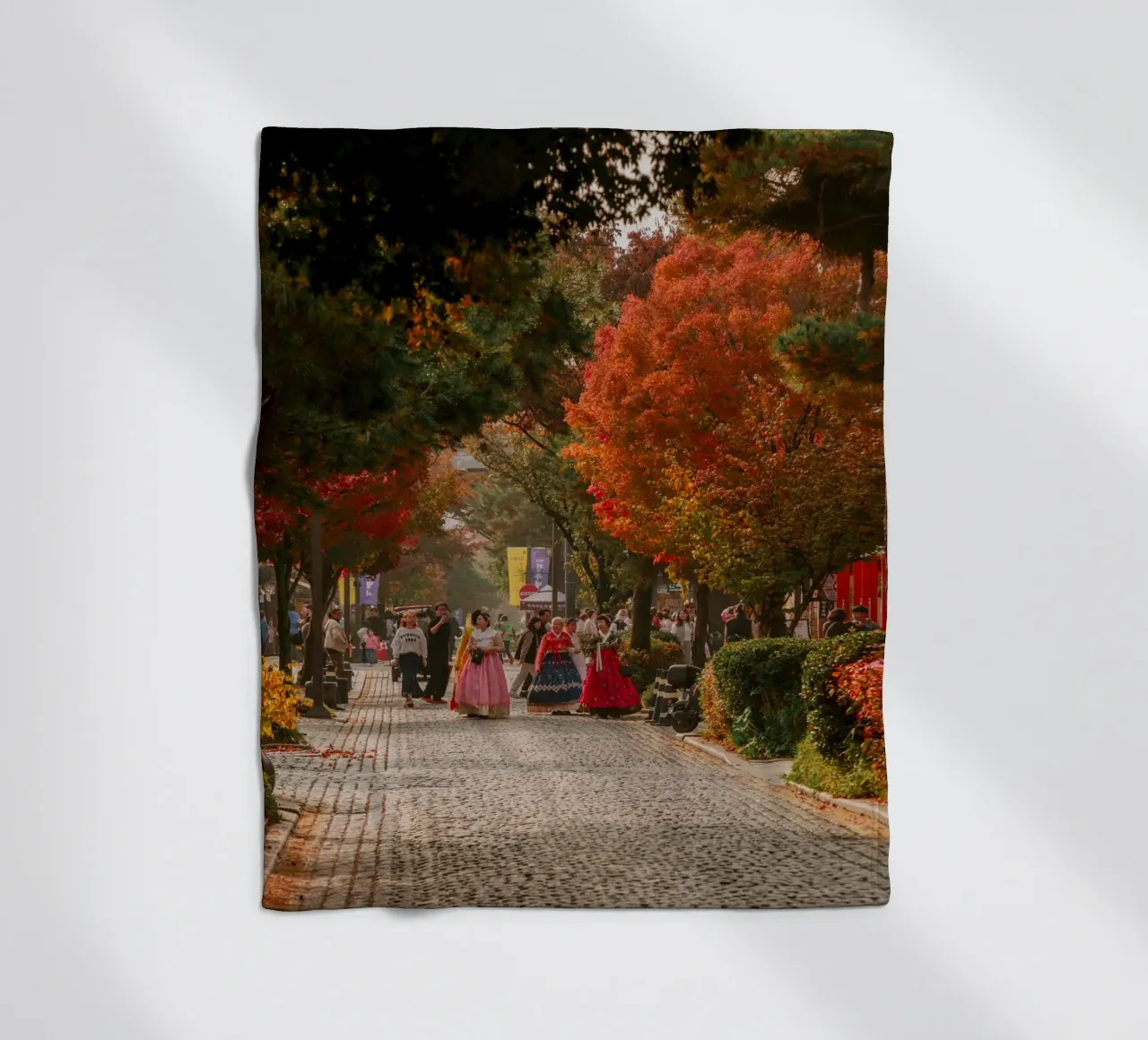 La via dell'autunno a Jeonju, Corea del Sud coperta in pile da mbgraphx2